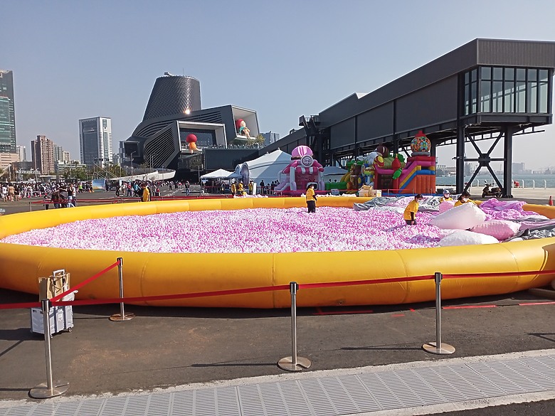 【小惡魔畫蛇添福】高雄冬日遊樂園 吉伊卡哇來囉