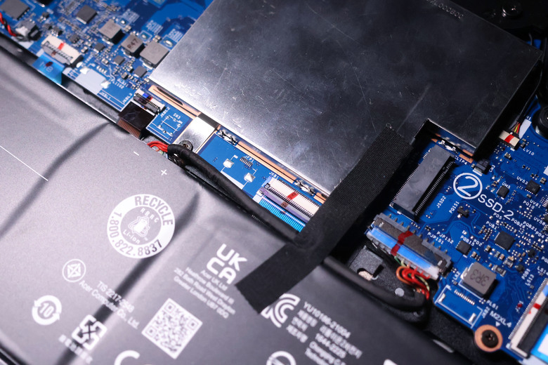 開啟宏碁信仰大門 16吋電競i9 180Hz筆電 Acer Predator Helios Neo 16 (PHN16-72-93J4) 開箱拆機