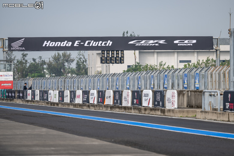 HONDA CB650R、CBR650 E-Clutch 試駕|想熄火都難!打破操作藩籬,普及騎乘樂趣!