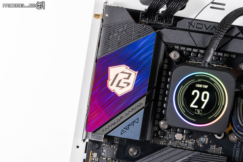華擎 PHANTOM GAMING Z890 NOVA WIFI 主機板開箱實測 以雙生旗艦配置提供不同視覺選擇