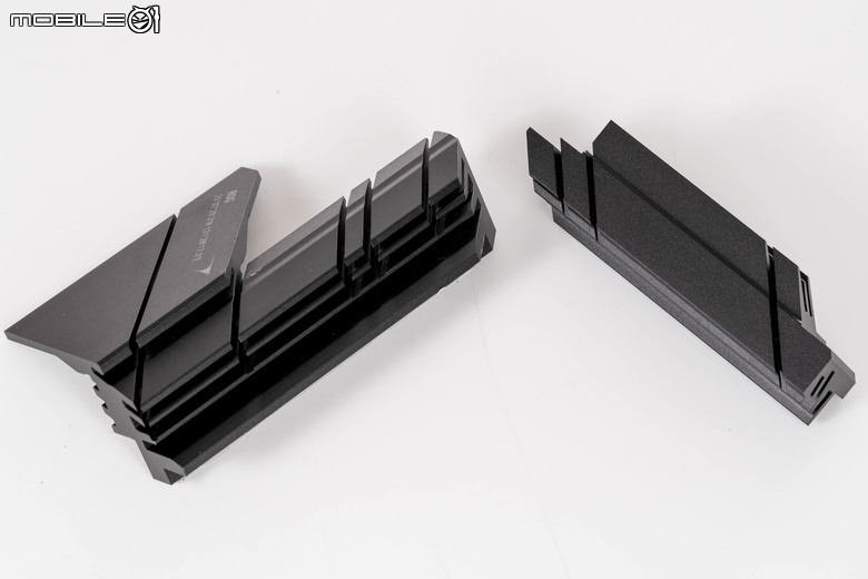 ROG STRIX B850 GAMING-F WiFI 主機板開箱實測 在主流等級提供雙 PCIe Gen 5 SSD 插槽頂規配置