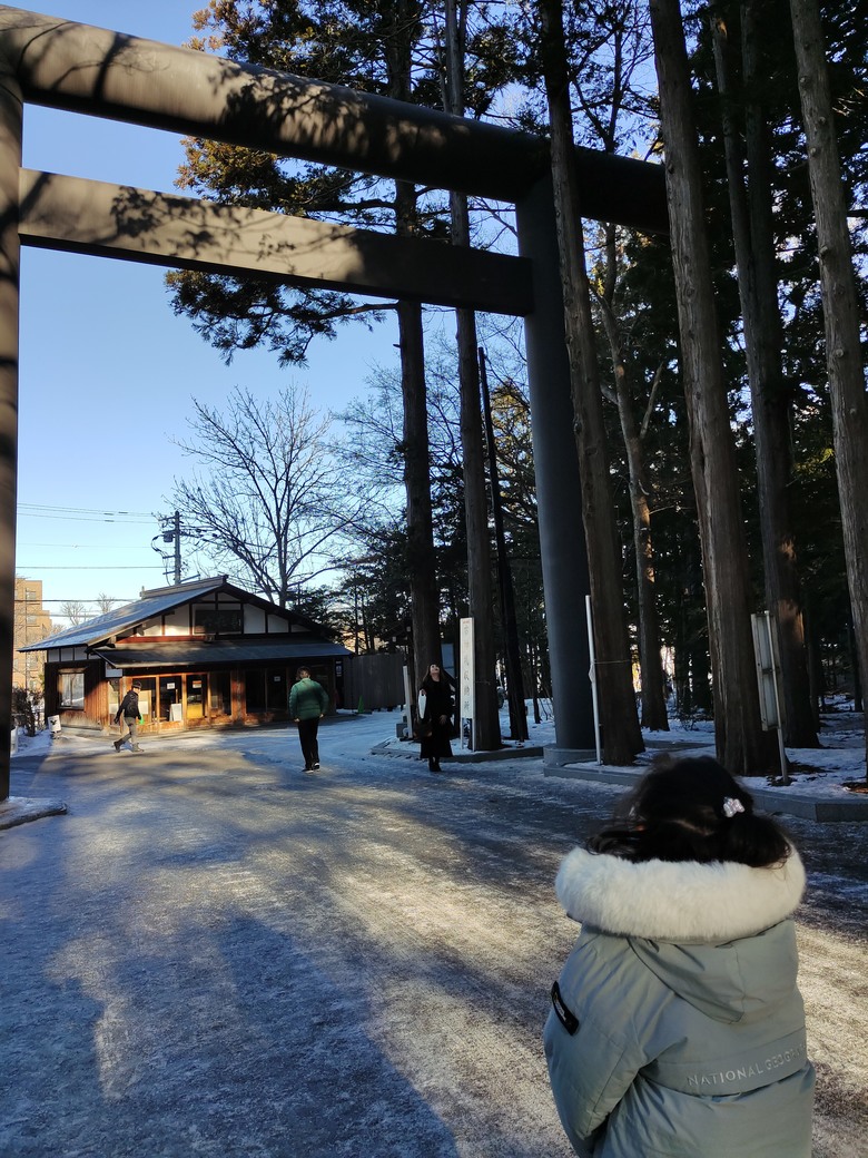 【小惡魔畫蛇添福】 我們家的5天4夜日本行 - Day4 ~ Day5 - 層雲峽流星瀑布 / 小樽運河 / 北菓樓 / 六花亭 / 大通公園 / 北海道神宮