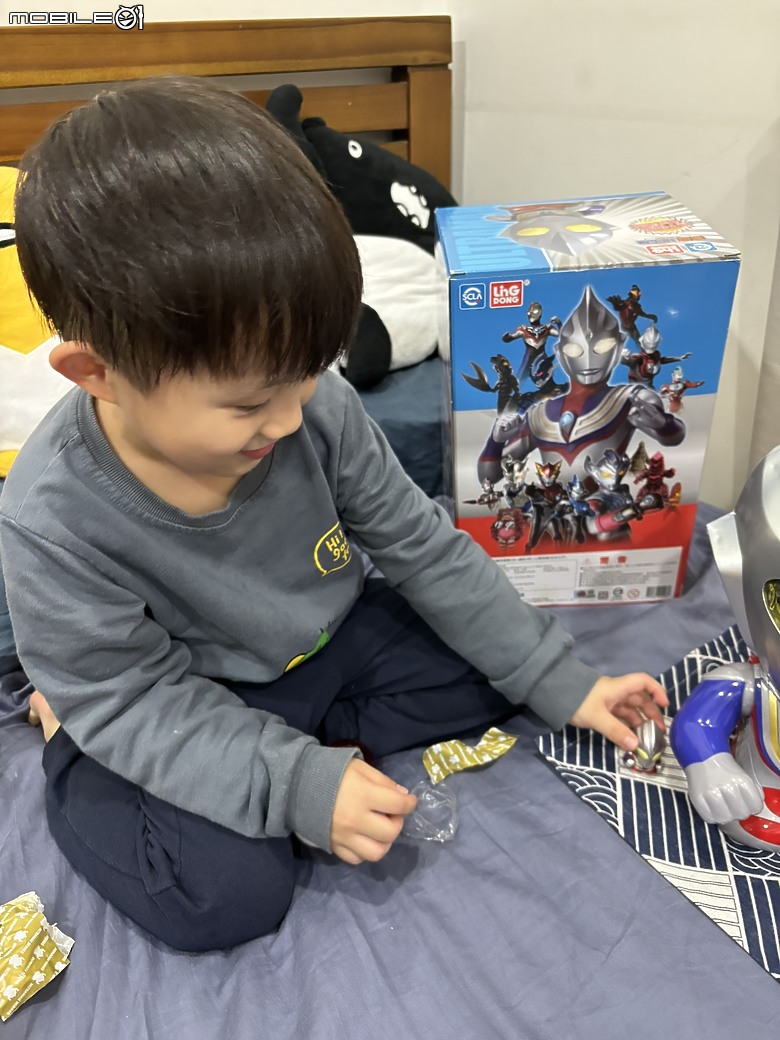 【小惡魔畫蛇添福】超人力霸王超人迷尖叫！7-11超人力霸王扭蛋機：一扭開啟童年夢想