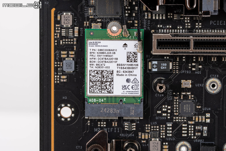 華擎 PHANTOM GAMING Z890 NOVA WIFI 主機板開箱實測 以雙生旗艦配置提供不同視覺選擇