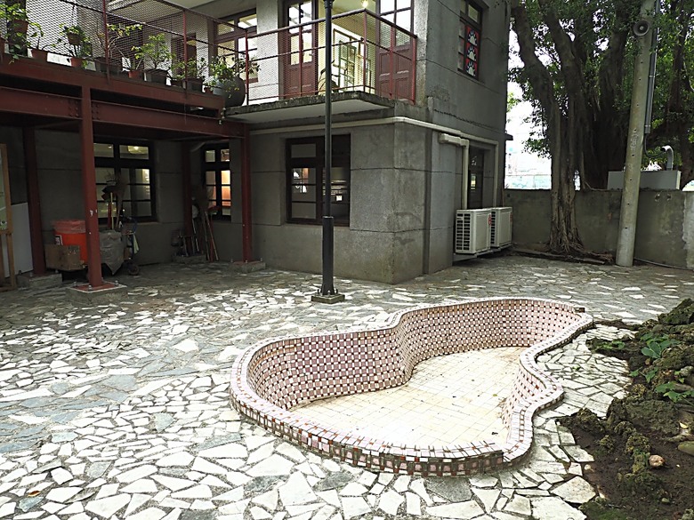 忠貞新村文化園區、異域故事館、太武新村眷村文化園區、中原文創園區、中庄吊橋與大漢溪山豬湖生態親水園區,吃吃喝喝之阿嬌米干與久留米日式咖哩 — 寒流來襲之中壢大溪一日遊