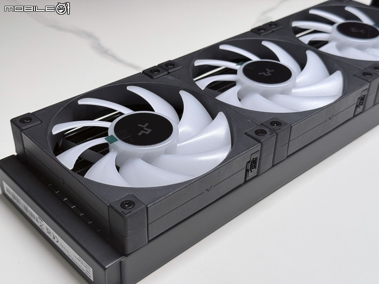 時時監控!九州風神 LQ360 帶監控螢幕水冷