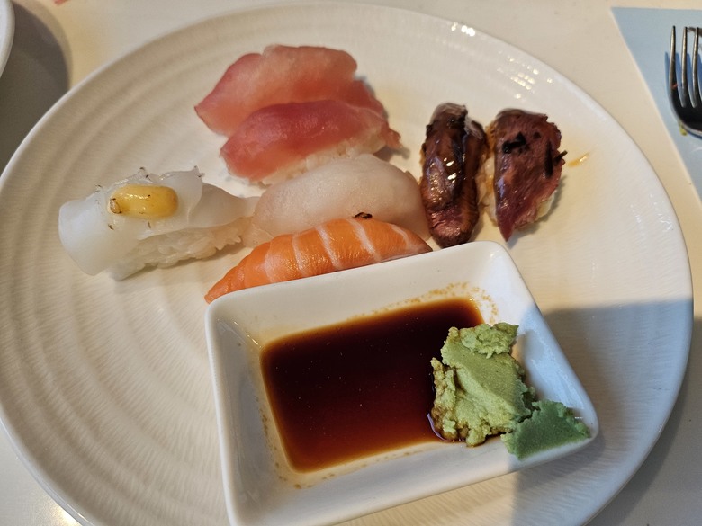 【小惡魔畫蛇添福】連兩天的回娘家大餐 - 饗食天堂 (桃園店) v.s 漢來海港 (天母Sogo店)