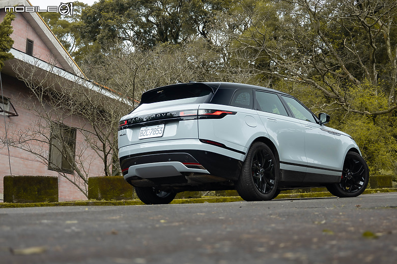 Range Rover Velar 新年式試駕|主流中的感性選擇,依舊散發與眾不同的優美身段!