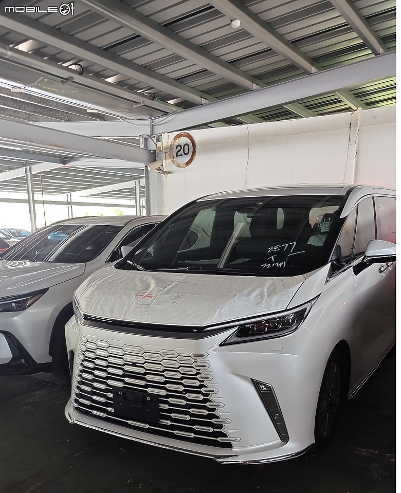 LM500h 真的是豪華高級車嗎? 開了4個月的心得....後記:開了一年的心得