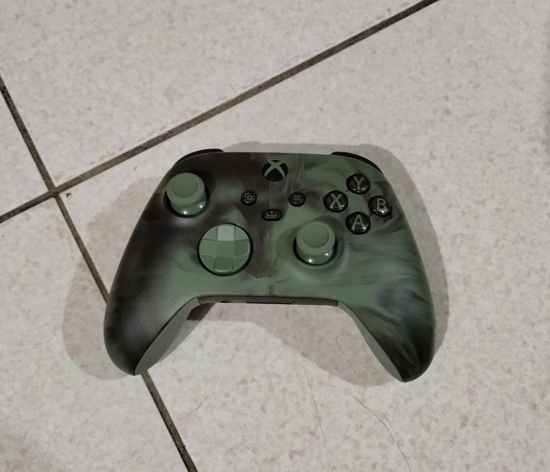 簡單開箱-Xbox 無線控制器（叢林風暴）
