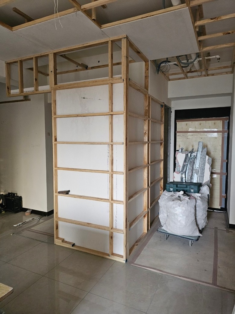 【開箱】台中 四房兩廳 用Egger板材打造海量系統家具收納