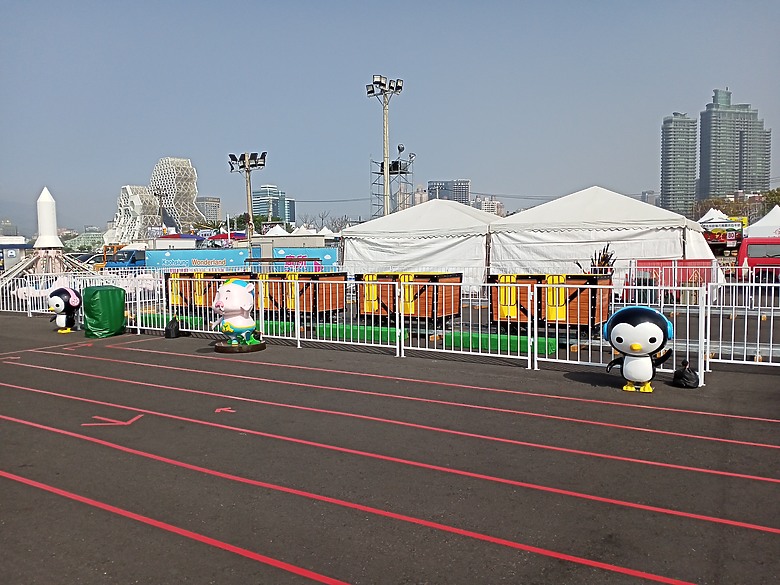 【小惡魔畫蛇添福】高雄冬日遊樂園 吉伊卡哇來囉