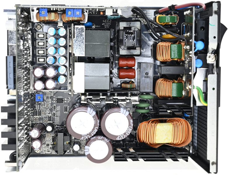 FSP HYDRO PTM PRO 1650W白金全模組化電源開箱