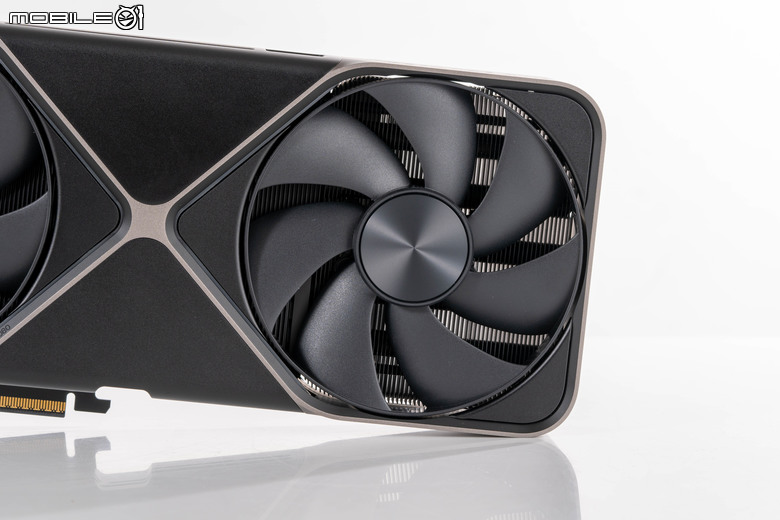 NVIDIA GeForce RTX 5080 創始版顯示卡開箱實測 老黃刀法再度精湛切割 4K 解析度遊戲新顯卡的必選之作?