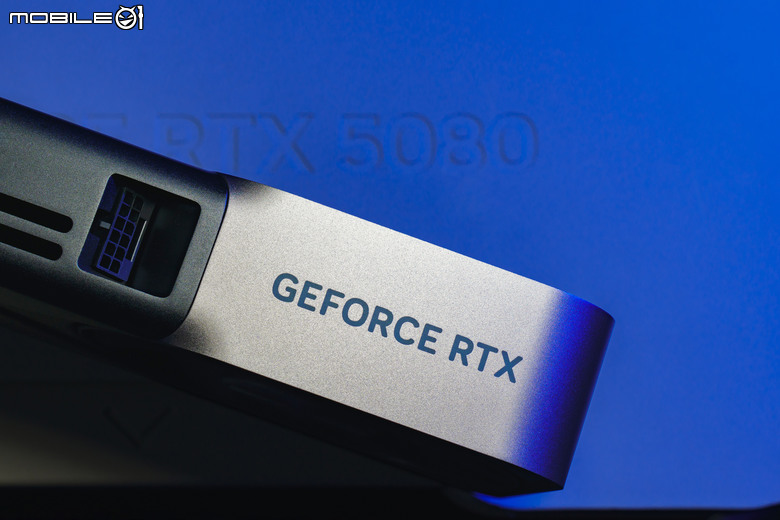 點我看大圖 NVIDIA GeForce RTX 5080 創始版顯示卡開箱實測 老黃刀法再度精湛切割 4K 解析度遊戲新顯卡的必選之作?