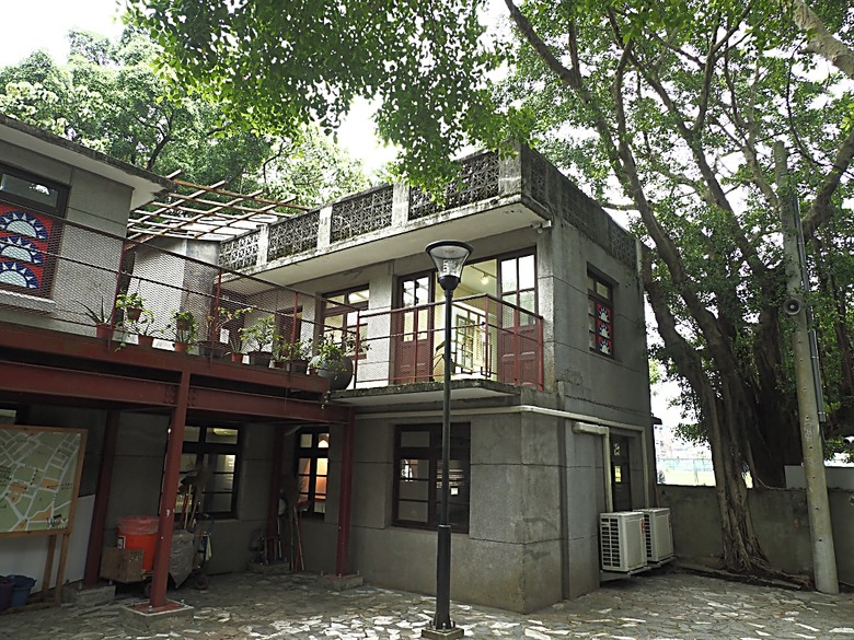 忠貞新村文化園區、異域故事館、太武新村眷村文化園區、中原文創園區、中庄吊橋與大漢溪山豬湖生態親水園區,吃吃喝喝之阿嬌米干與久留米日式咖哩 — 寒流來襲之中壢大溪一日遊
