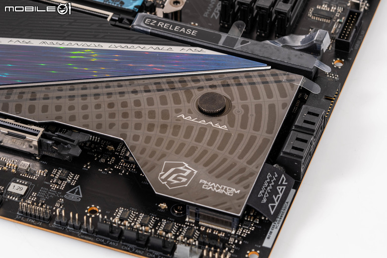 華擎 PHANTOM GAMING Z890 NOVA WIFI 主機板開箱實測 以雙生旗艦配置提供不同視覺選擇