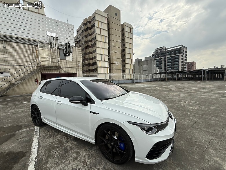 點我看大圖 都市野獸 Golf R 、低調奢華 3M極透+極黑