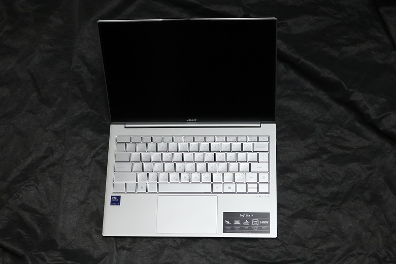 點我看大圖 不到一公斤還能裝2支SSD的商務筆電 Acer SFL14-54M-760F 開箱拆機