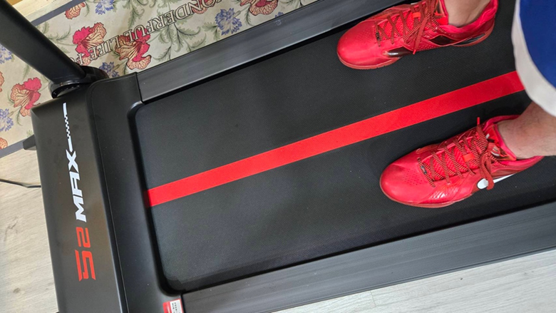 老公買了台全家都會跑的BGYM S2MAX跑步機