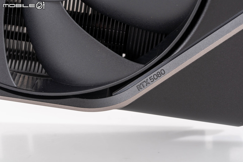 NVIDIA GeForce RTX 5080 創始版顯示卡開箱實測 老黃刀法再度精湛切割 4K 解析度遊戲新顯卡的必選之作?