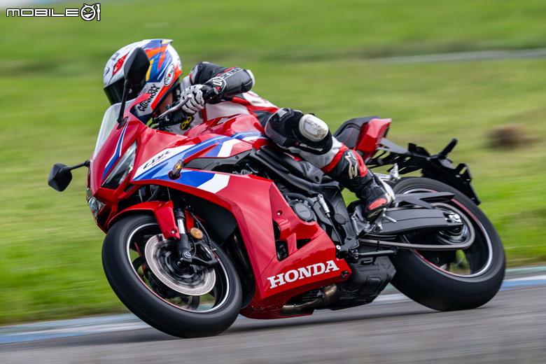 HONDA CB650R、CBR650 E-Clutch 試駕|想熄火都難!打破操作藩籬,普及騎乘樂趣!