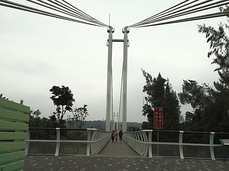 忠貞新村文化園區、異域故事館、太武新村眷村文化園區、中原文創園區、中庄吊橋與大漢溪山豬湖生態親水園區,吃吃喝喝之阿嬌米干與久留米日式咖哩 — 寒流來襲之中壢大溪一日遊