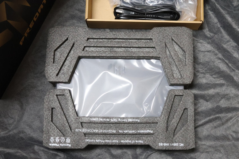 開啟宏碁信仰大門 16吋電競i9 180Hz筆電 Acer Predator Helios Neo 16 (PHN16-72-93J4) 開箱拆機