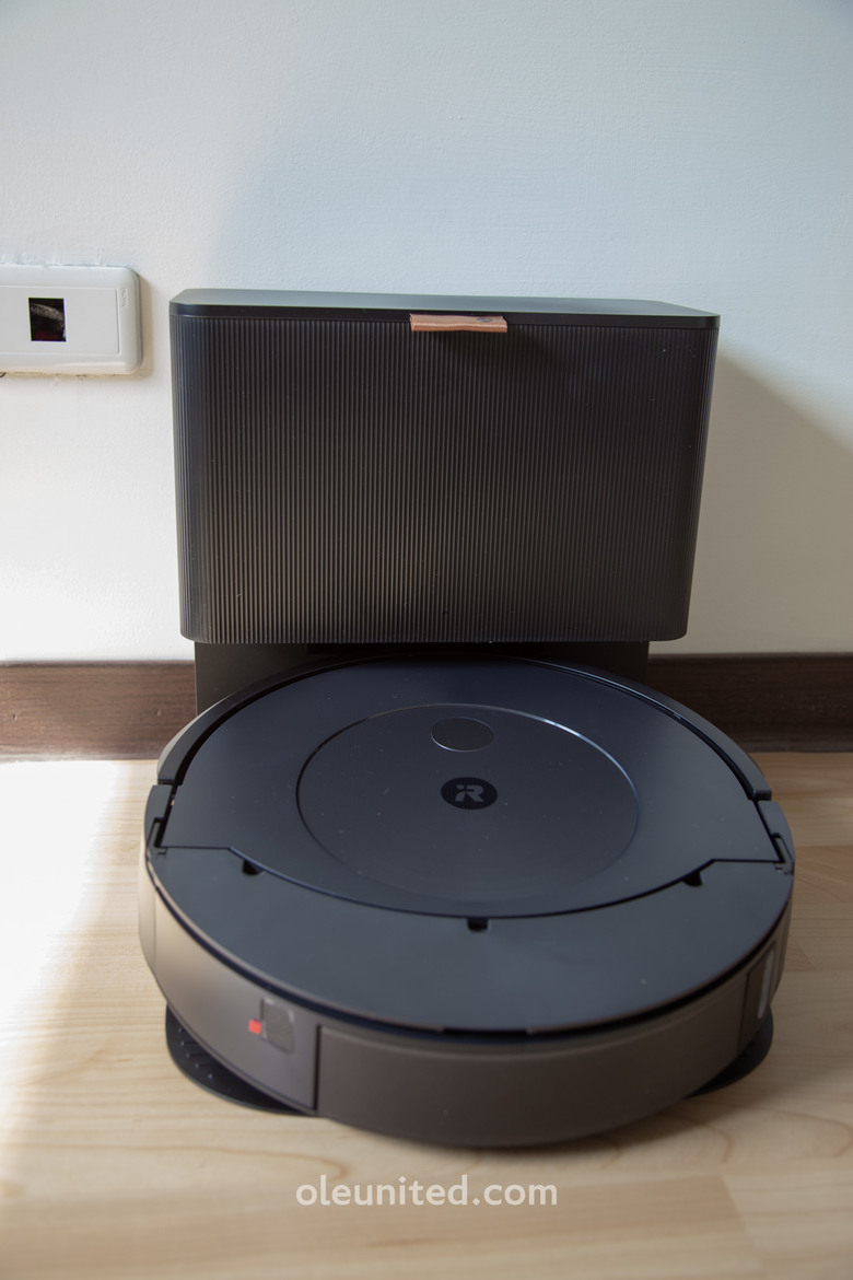 忙碌家庭必備的清潔管家！iRobot Roomba Combo™ J7+ 掃拖機器人 開箱與使用心得
