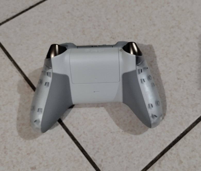 簡單開箱-Xbox 無線控制器（冰霜領域）