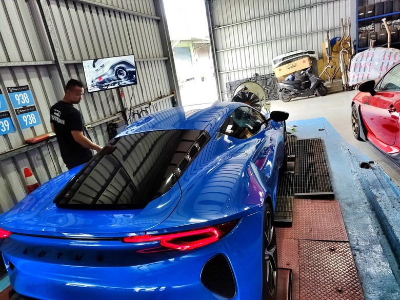 Lotus Emira 2.0T 拉馬力實測：純原廠AMG M139引擎就有接近400匹的實力？