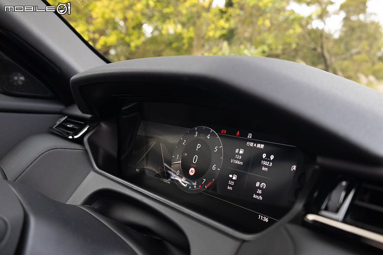 Range Rover Velar 新年式試駕｜主流中的感性選擇，依舊散發與眾不同的優美身段！