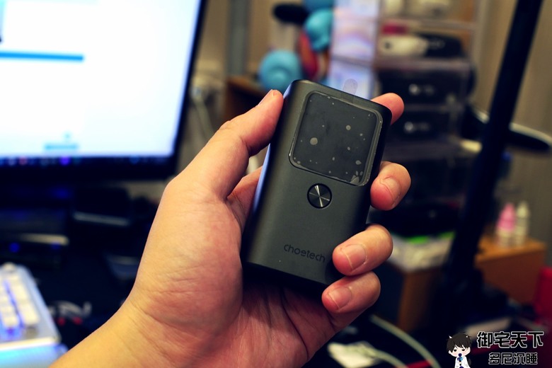 開箱|Choetech B701 10000mAh 數位顯示 PD30W 行動電源 - 自帶螢幕且 30W 快充,讓用戶免檢測器知道充電功率!