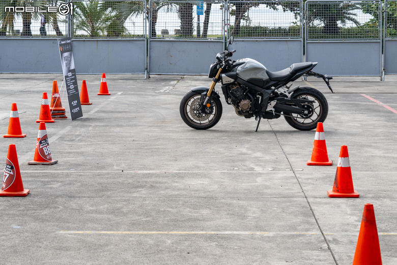 HONDA CB650R、CBR650 E-Clutch 試駕|想熄火都難!打破操作藩籬,普及騎乘樂趣!