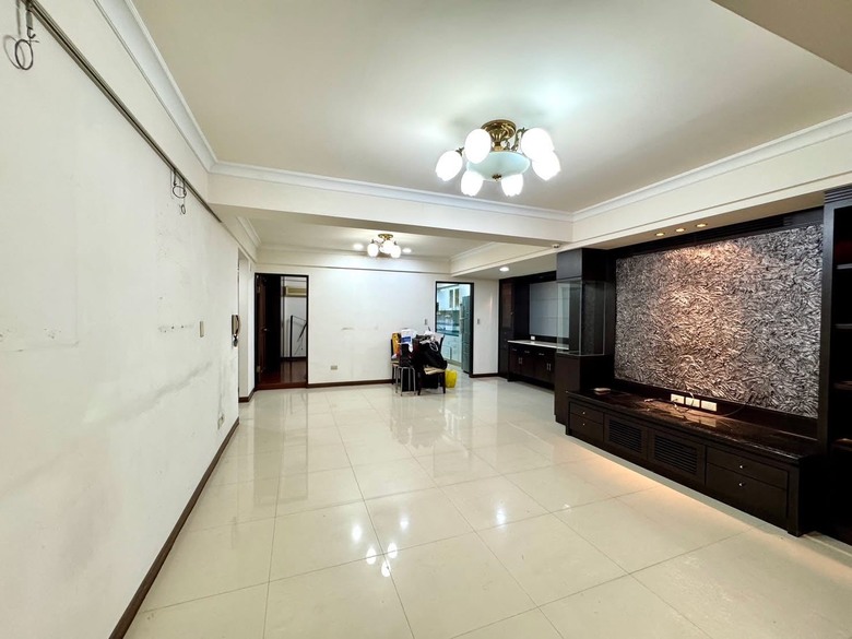 八德路一層一戶3房超稀有華廈