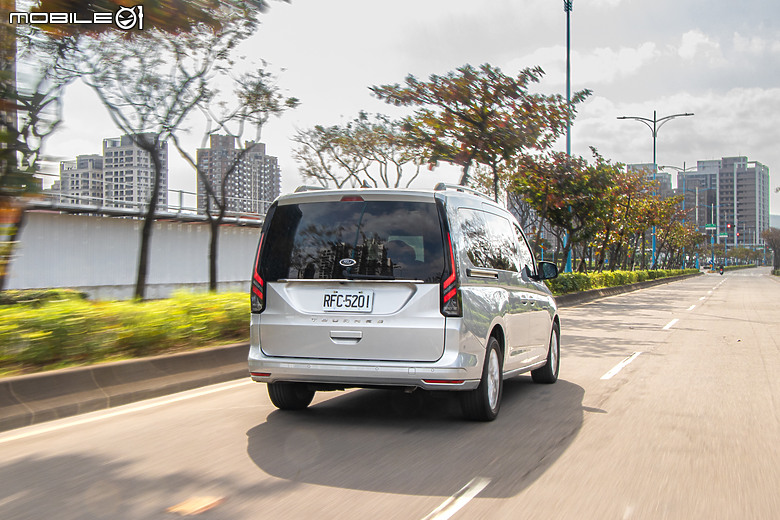 百萬級商旅明日之星的競爭!Citroen Berlingo XL vs. Ford Tourneo Connect