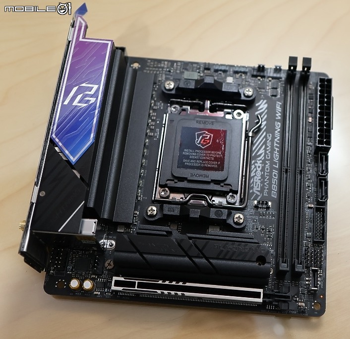 點我看大圖 規格升級 AM5 ITX 新兵 ASRock 華擎 B850I Lightning WiFi ITX 開箱
