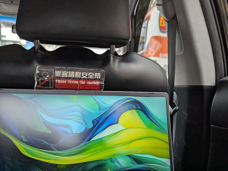 點我看大圖 不到一公斤還能裝2支SSD的商務筆電 Acer SFL14-54M-760F 開箱拆機
