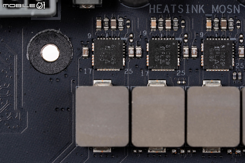 ROG STRIX B850 GAMING-F WiFI 主機板開箱實測 在主流等級提供雙 PCIe Gen 5 SSD 插槽頂規配置