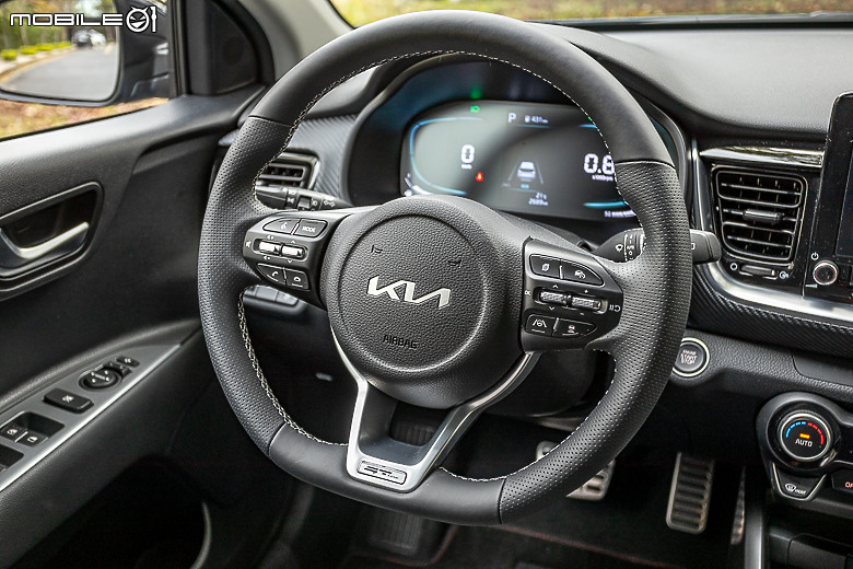 Kia Stonic GT-line 25年式試駕｜安全滿載的輕油電小潮旅