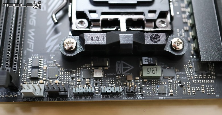 點我看大圖 規格升級 AM5 ITX 新兵 ASRock 華擎 B850I Lightning WiFi ITX 開箱