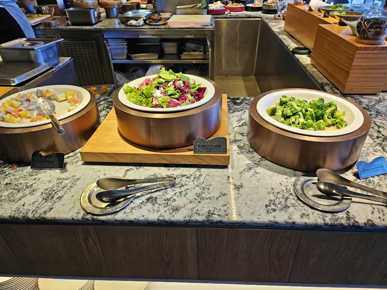 【小惡魔畫蛇添福】連兩天的回娘家大餐 - 饗食天堂 (桃園店) v.s 漢來海港 (天母Sogo店)
