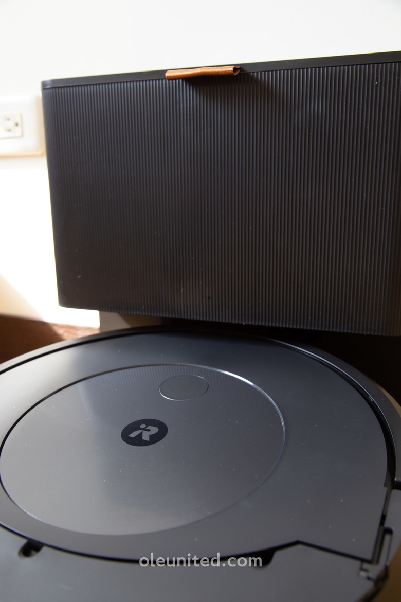 忙碌家庭必備的清潔管家！iRobot Roomba Combo™ J7+ 掃拖機器人 開箱與使用心得