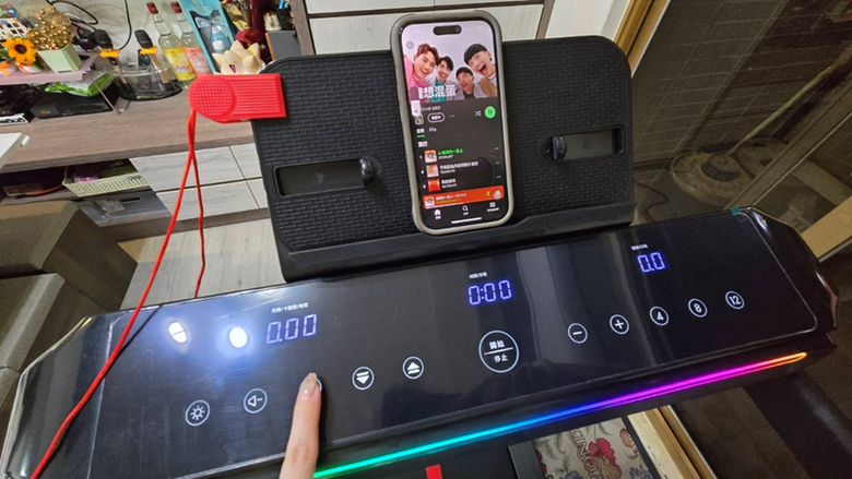 老公買了台全家都會跑的BGYM S2MAX跑步機