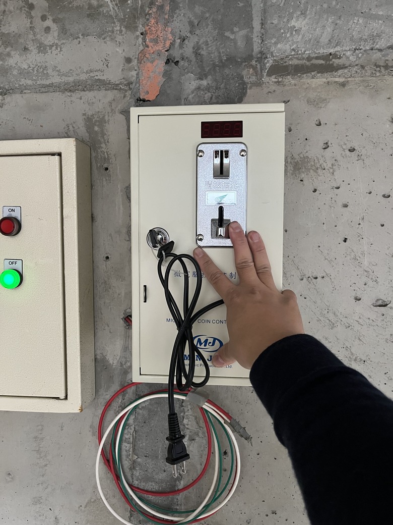 投幣式電動機車充電站”DIY”
