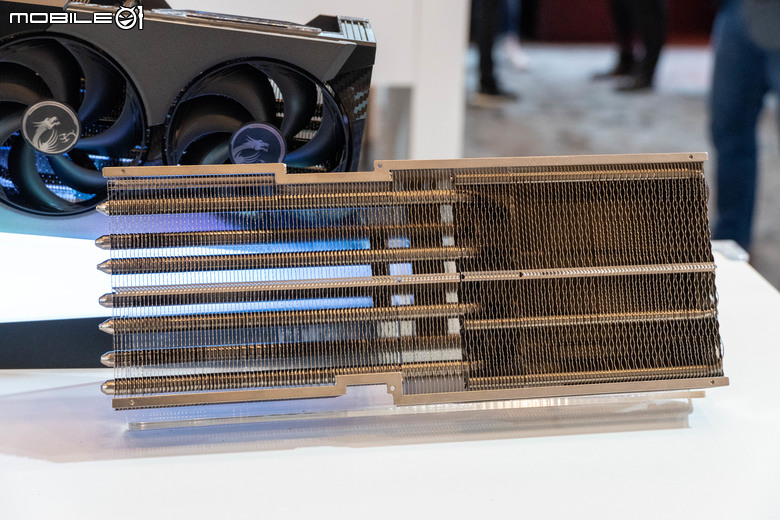 【CES2025】微星展示全系列 RTX 50 系列顯示卡 以加大散熱設計應對更高性能表現