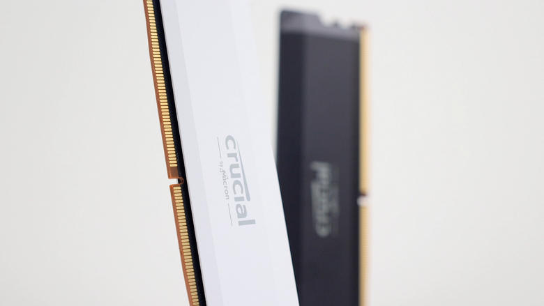 用時序換時脈 Crucial DDR5 Pro 6400 OC Gaming Memory 價格有俗！搭配 Core Ultra 9 285K，四條插滿 DDR5 6800
