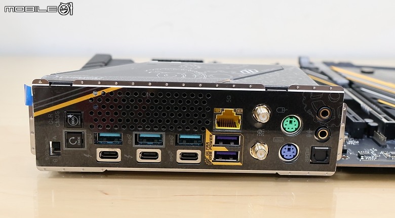 點我看大圖 10年磨一劍 OCF 回歸整併太極 ASR 華擎 Z890 Taichi OCF 開箱