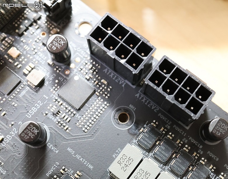 點我看大圖 10年磨一劍 OCF 回歸整併太極 ASR 華擎 Z890 Taichi OCF 開箱