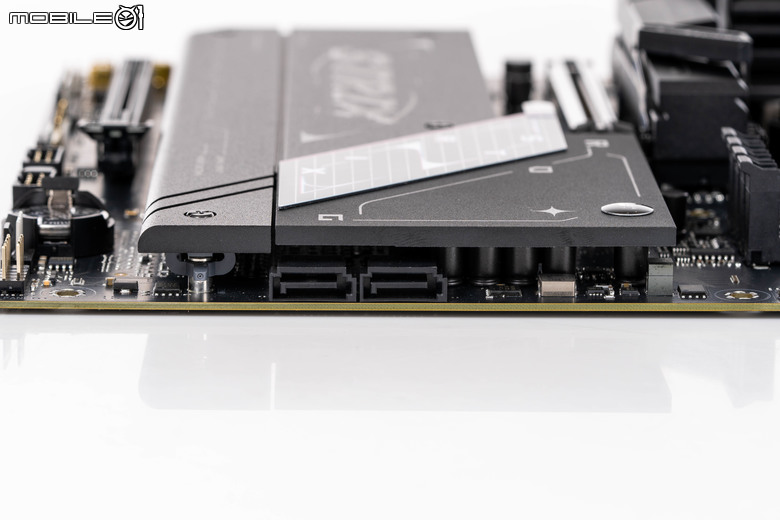 ROG STRIX B850 GAMING-F WiFI 主機板開箱實測 在主流等級提供雙 PCIe Gen 5 SSD 插槽頂規配置